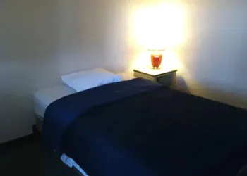 Airport Lodge hotel thumbnail 5