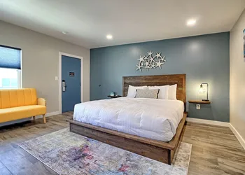 White Caps Motel hotel thumbnail 3