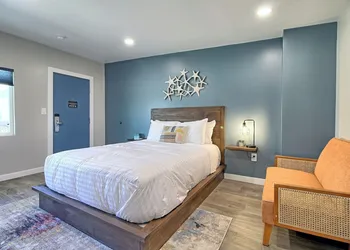 White Caps Motel hotel thumbnail 5