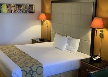 Brentwood Inn & Suites hotel thumbnail 8