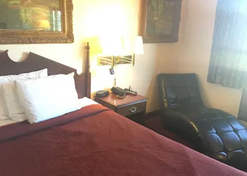 Derby Inn & Suites hotel thumbnail 3