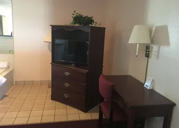 Derby Inn & Suites hotel thumbnail 5