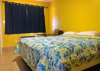 Commodore motel hotel thumbnail 2