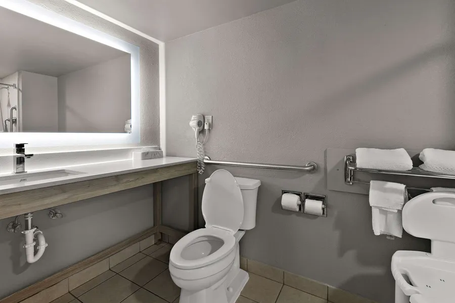 Quality Inn & Suites Vidalia hotel detail image 6