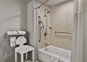 Quality Inn & Suites Vidalia hotel thumbnail 7