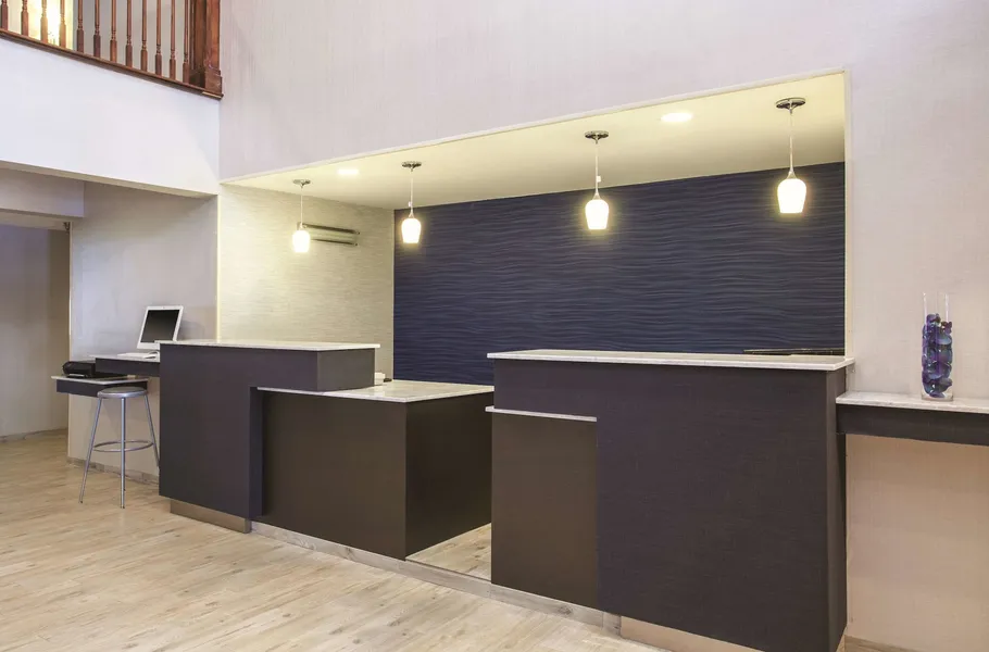La Quinta Inn by Wyndham Richmond South hotel detail image 2