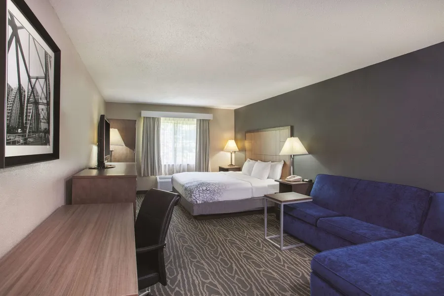 La Quinta Inn by Wyndham Richmond South hotel detail image 6
