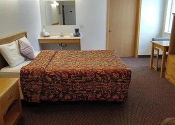 Guardian Inn hotel thumbnail 3