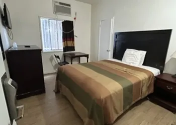 Encore Inn Inglewood hotel thumbnail 2