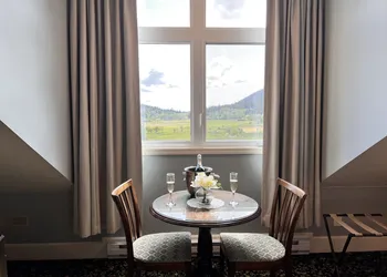 Woodstone Manor Inc. hotel thumbnail 8