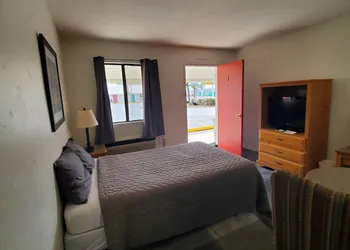Southwest Motel hotel thumbnail 8
