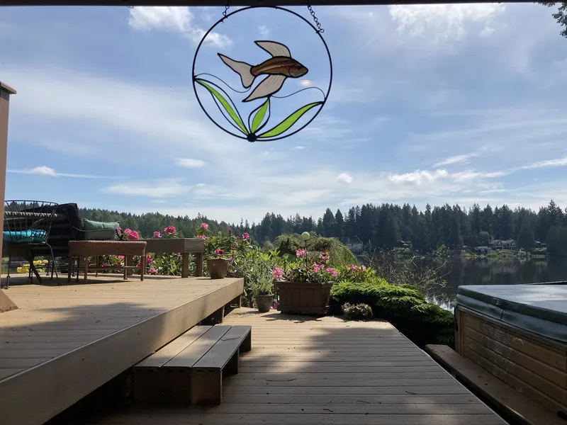 Cottage Lake Bed and Breakfast hotel detail image 2