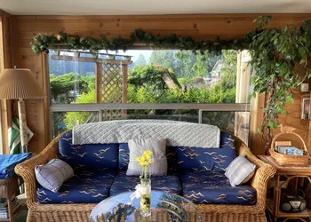 Cottage Lake Bed and Breakfast hotel thumbnail 6