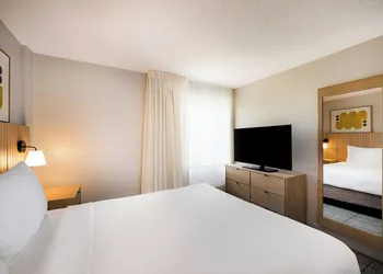 Sonesta Simply Suites Birmingham Hoover hotel thumbnail 6