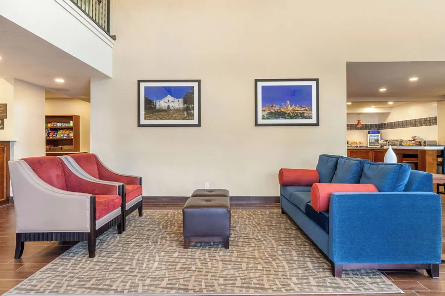 Comfort Suites San Antonio Airport North hotel detail image 2