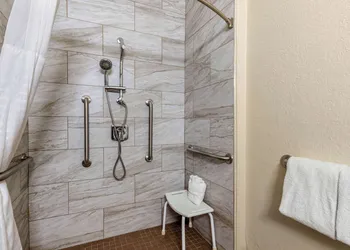 Comfort Suites San Antonio Airport North hotel thumbnail 5