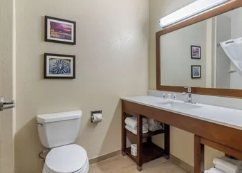 Comfort Suites San Antonio Airport North hotel thumbnail 7