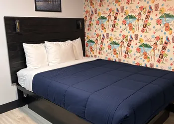 The Neon Elm Hotel hotel thumbnail 7