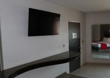 Motel Kiss hotel thumbnail 3