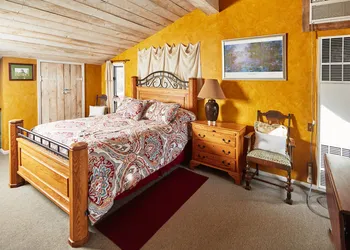 Devils Tower Lodge (Bed and Breakfast) hotel thumbnail 3