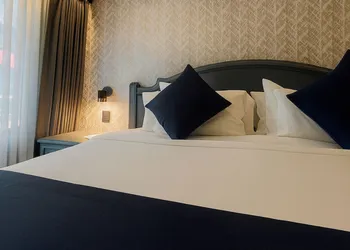 Hive Nápoles By G Hotels hotel thumbnail 4