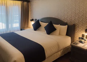 Hive Nápoles By G Hotels hotel thumbnail 6