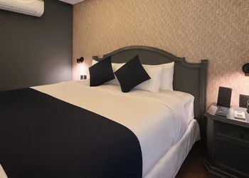 Hive Nápoles By G Hotels hotel thumbnail 7