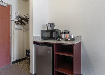 Cobblestone Inn & Suites - Guernsey hotel thumbnail 3