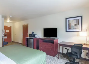 Cobblestone Inn & Suites - Guernsey hotel thumbnail 7