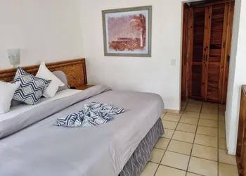 Buena Vista Oceanfront & Hot Springs Resort hotel thumbnail 8