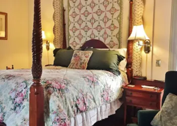 Inn At The Canal Bed & Breakfast hotel thumbnail 2