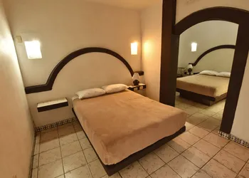 Hotel Plaza Morelia hotel thumbnail 3