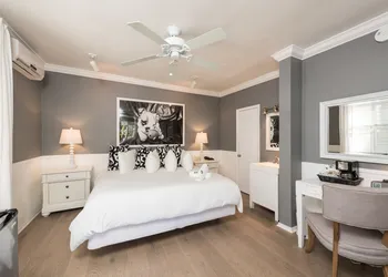 Alexanders Guesthouse - Adult Exclusive, LGBTQ Friendly hotel thumbnail 7