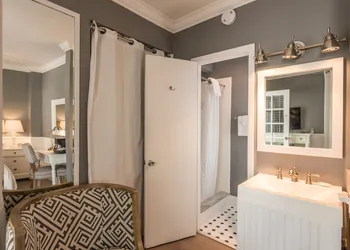 Alexanders Guesthouse - Adult Exclusive, LGBTQ Friendly hotel thumbnail 8