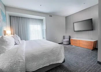 Courtyard by Marriott Toledo West hotel thumbnail 5