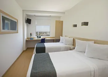 One Aguascalientes Sur hotel thumbnail 5