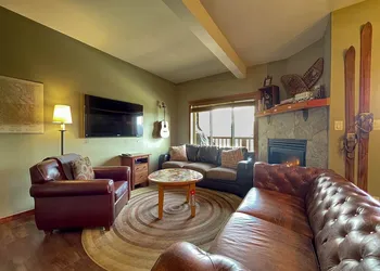 Whispering Pines hotel thumbnail 7