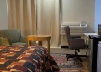 Lake Country Inn hotel thumbnail 2