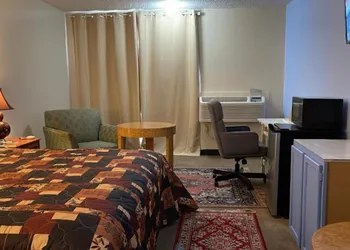 Lake Country Inn hotel thumbnail 3