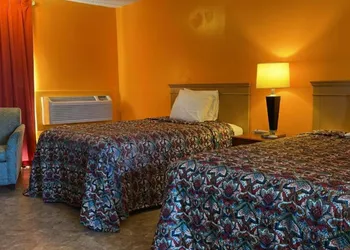 Lake Country Inn hotel thumbnail 8