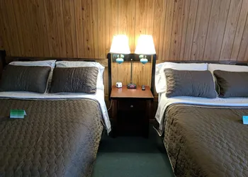 Lakeview Motel hotel thumbnail 2
