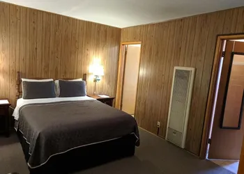 Lakeview Motel hotel thumbnail 7