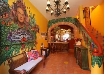 Casa Mia Suites hotel thumbnail 4