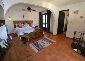 Casa Mia Suites hotel thumbnail 6