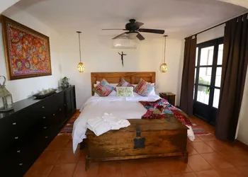 Casa Mia Suites hotel thumbnail 7