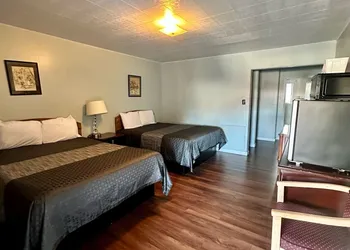 Lone Pine Motel hotel thumbnail 5