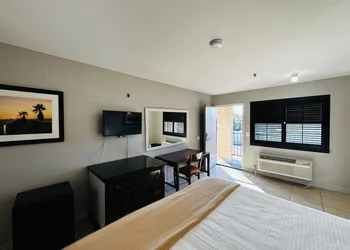 Casa Blanca Express & Suites Cypress Buena Park - Anaheim Area hotel thumbnail 3