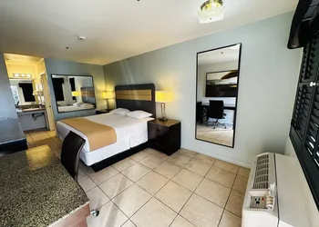 Casa Blanca Express & Suites Cypress Buena Park - Anaheim Area hotel thumbnail 6