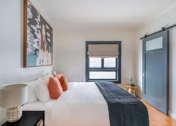 Gold-Diggers Hotel hotel thumbnail 4
