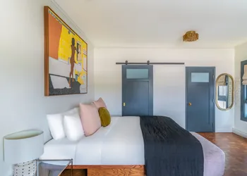 Gold-Diggers Hotel hotel thumbnail 8